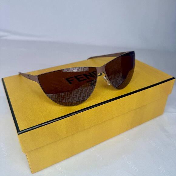 NWT FENDI CUT OUT SUNGLASSES WITH LOGO main image 4